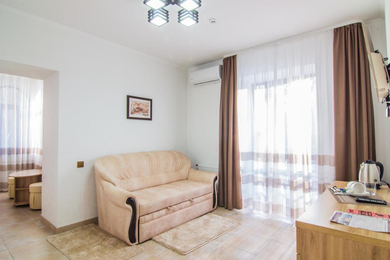 Hotel Мисливець В Комплексі "Сокіл" Susk Exterior foto