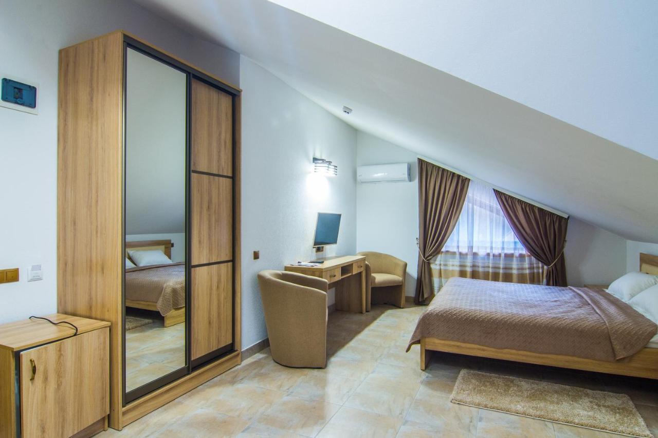 Hotel Мисливець В Комплексі "Сокіл" Susk Exterior foto