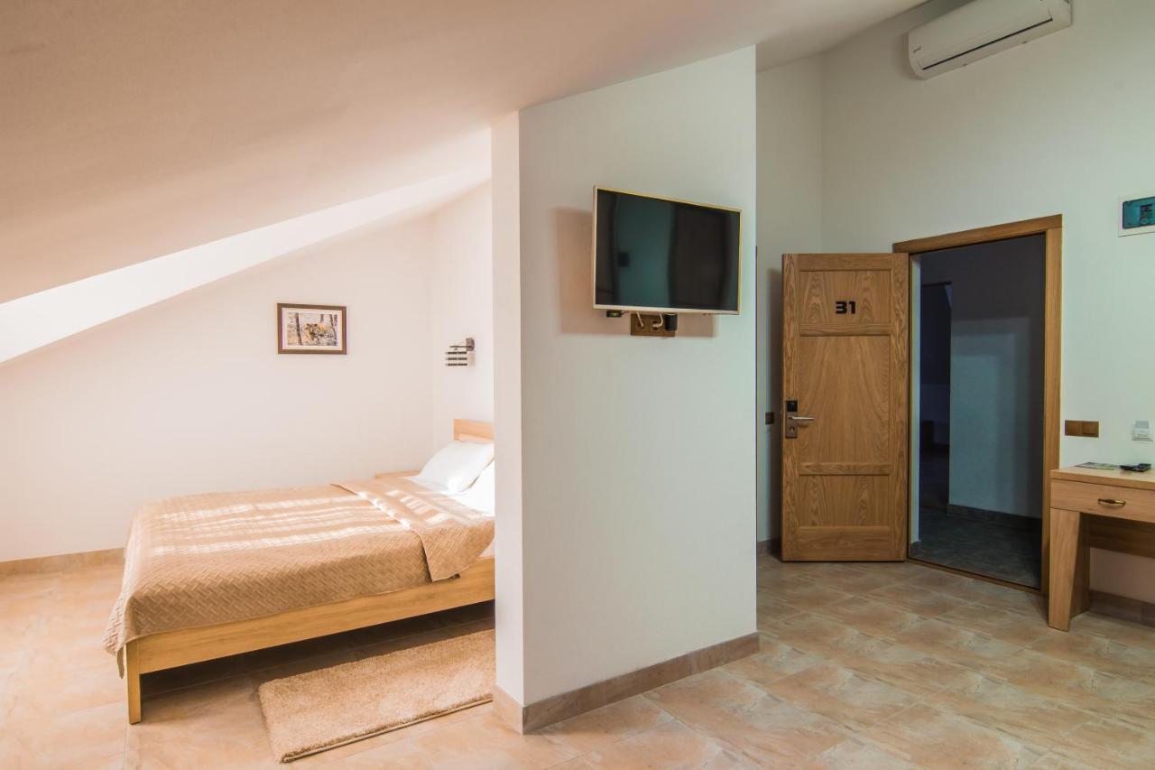 Hotel Мисливець В Комплексі "Сокіл" Susk Exterior foto