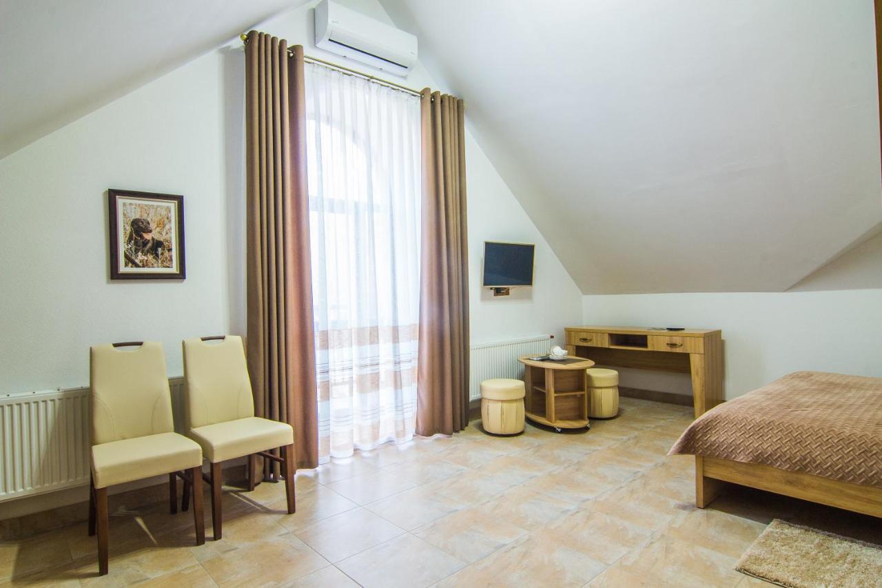 Hotel Мисливець В Комплексі "Сокіл" Susk Exterior foto