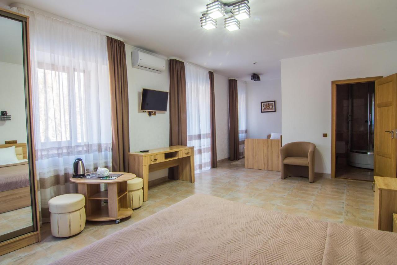 Hotel Мисливець В Комплексі "Сокіл" Susk Exterior foto